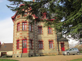 Гостиница Chateau Lezat - Chambres d'Hotes et Table d'Hotes  Ла-Сутеррен